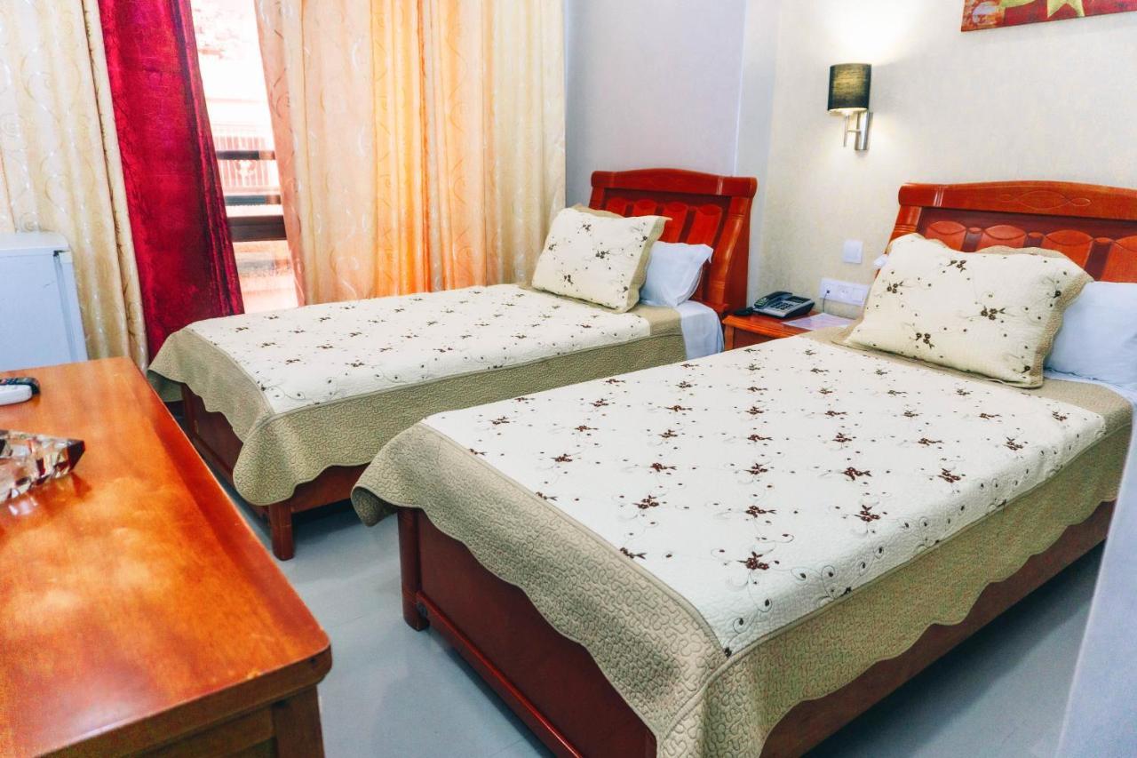 Hotel Atenas Tetouan Exterior photo